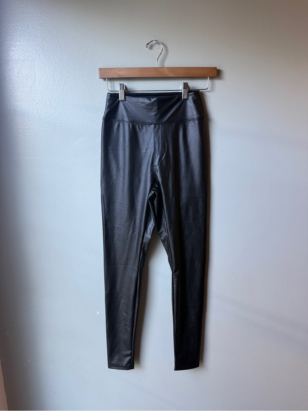 Offline by Aerie Black Faux Leather High Rise Leggings Size Medium